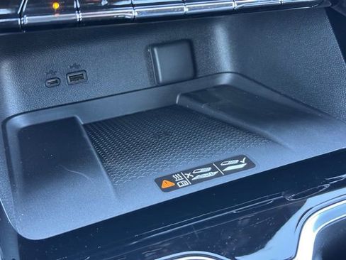 New 2026 Chevrolet Traverse LT w/ Midnight/Sport Edition AWD/4WD image 15
