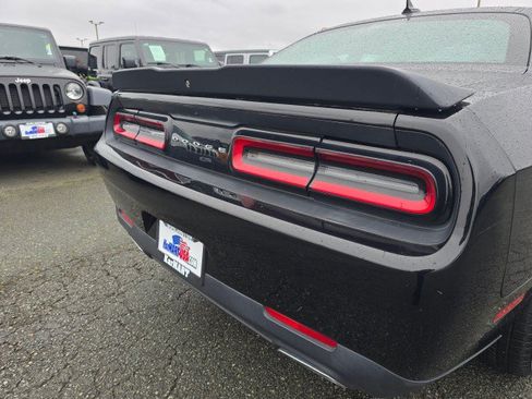 Used 2017 Dodge Challenger SXT w/ Sound Group RWD image 15
