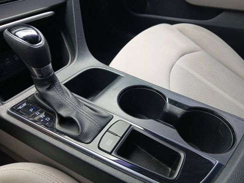 Used 2015 Hyundai Sonata SE w/ Option Group 09 FWD image 35