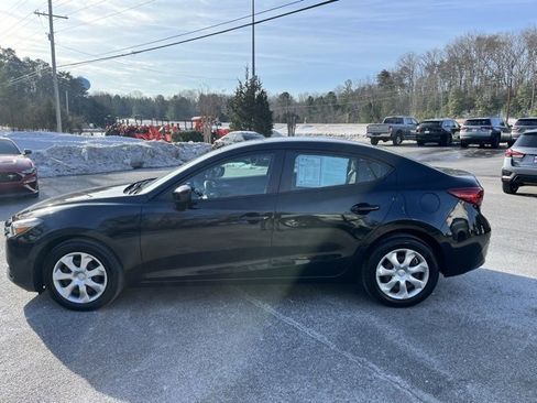 Used 2018 MAZDA MAZDA3 Sport image 29
