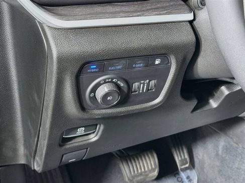 Used 2023 Jeep Grand Cherokee 4WD 4xe image 10