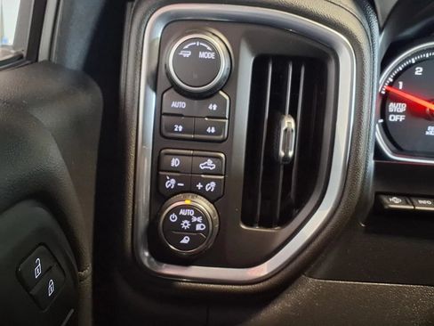 Used 2021 Chevrolet Silverado 1500 High Country w/ Technology Package AWD/4WD image 26