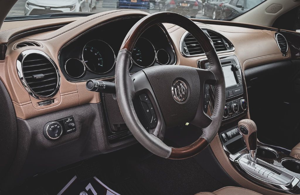 Used 2014 Buick Enclave Leather FWD image 2