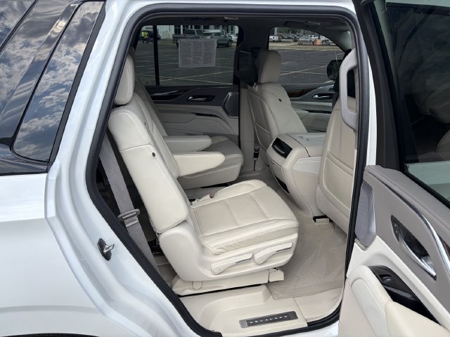 Used 2024 Cadillac Escalade Sport Platinum w/ LPO, ONYX Package AWD/4WD image 16