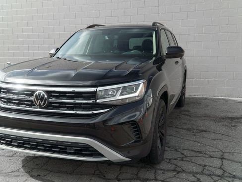 Used 2023 Volkswagen Atlas SE w/ Panoramic Sunroof Package image 11
