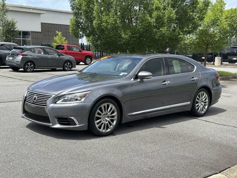 Used 2014 Lexus LS 460 w/ Comfort Package RWD image 3