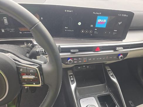 Used 2025 Kia Sorento EX w/ EX Panoramic Sunroof Package AWD/4WD image 13