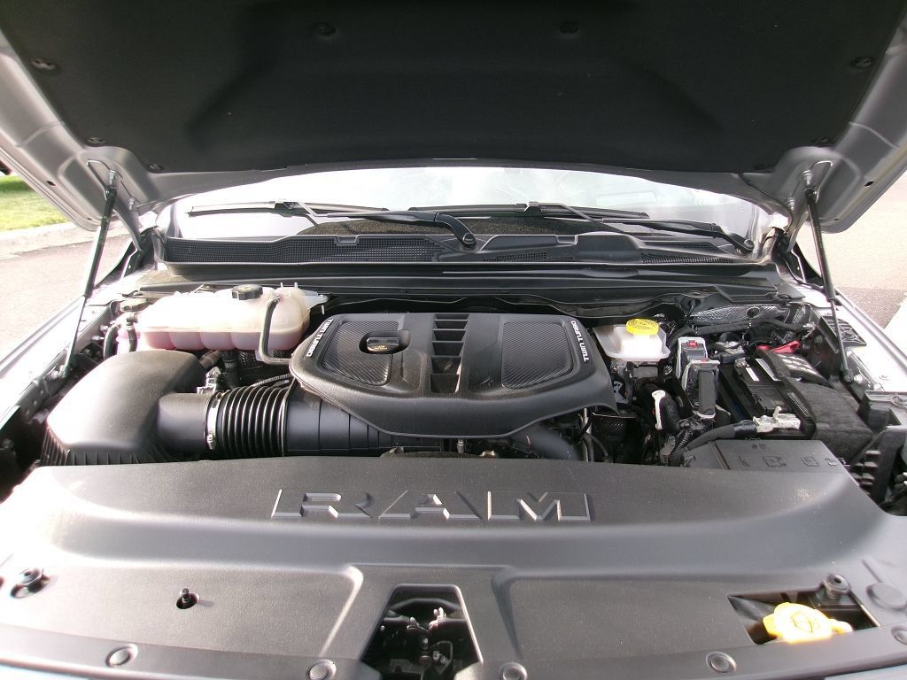 Certified 2025 RAM 1500 Limited AWD/4WD image 19