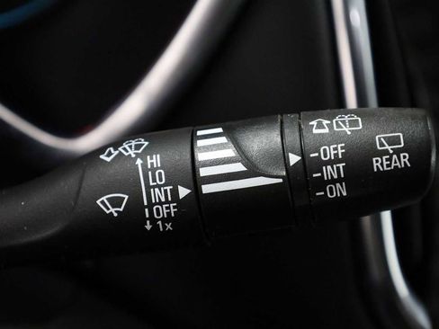 Used 2021 Chevrolet Equinox LT FWD image 26