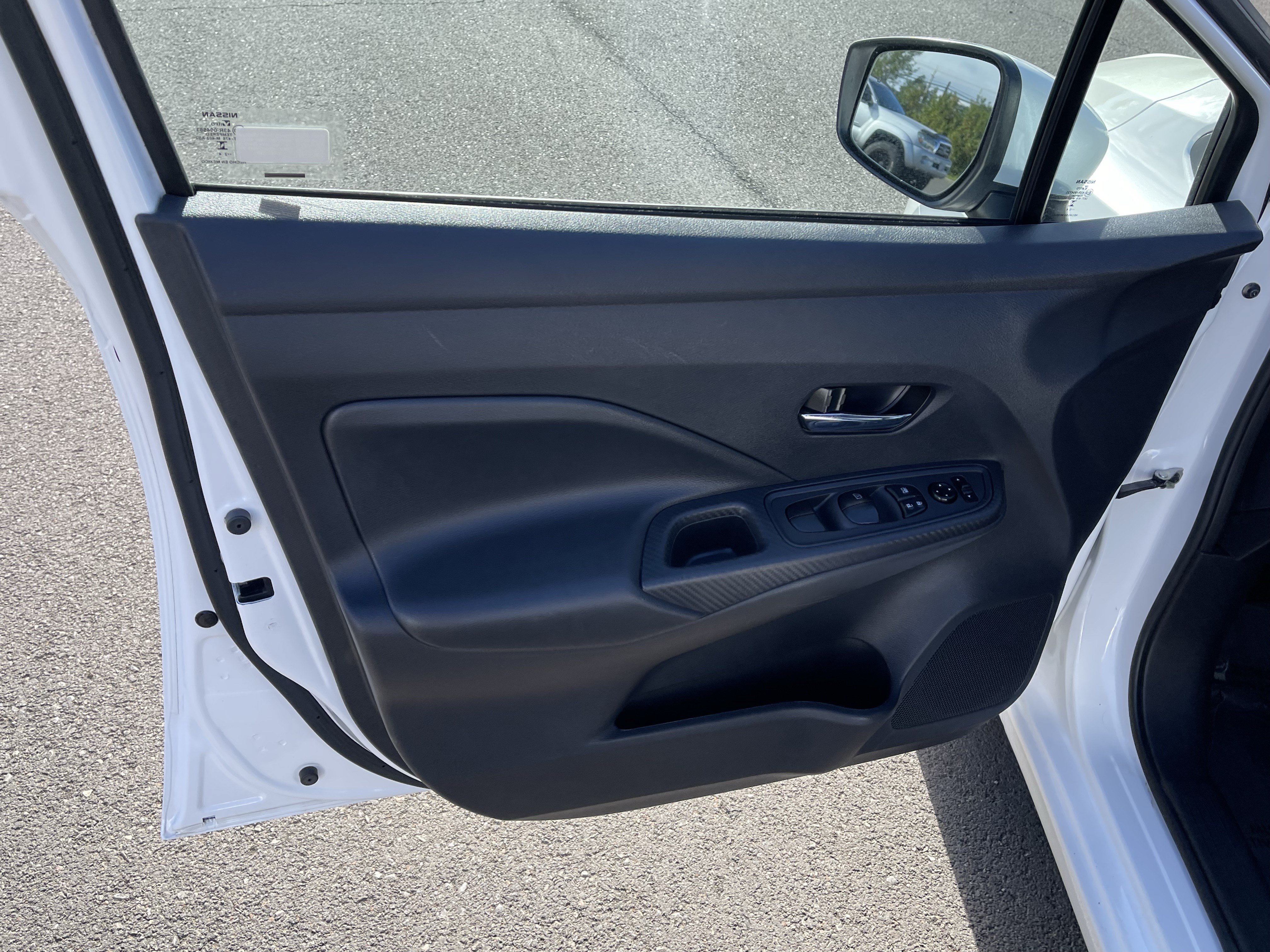 Used 2024 Nissan Versa SV FWD image 16