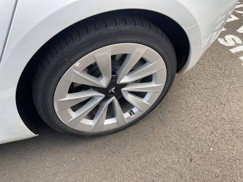 Used 2021 Tesla Model 3 Standard Range Plus image 7