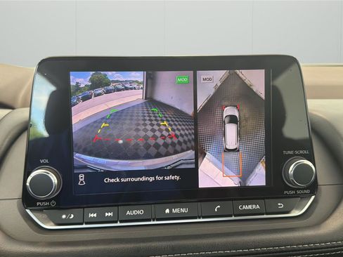 Used 2022 Nissan Rogue SL FWD image 17
