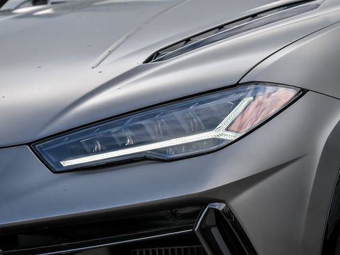 Used 2024 Lamborghini Urus S AWD/4WD image 8
