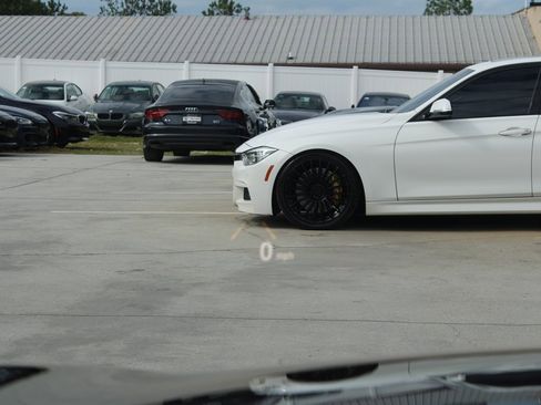 Used 2012 BMW 750Li xDrive image 22