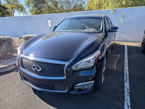 Used 2015 INFINITI Q70 L 3.7 w/ Technology Package RWD image 2