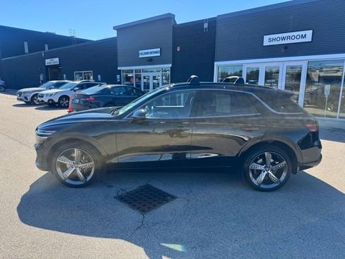 Used 2024 Genesis GV70 3.5T Sport w/ Sport Prestige Package image 4