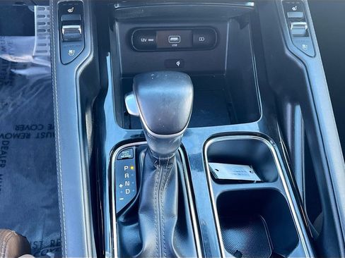 Used 2021 Kia Telluride SX w/ SX Prestige Package image 16