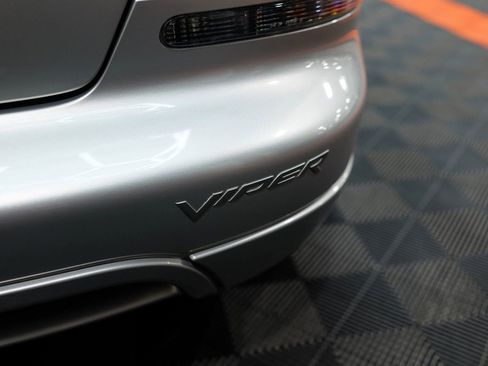 Used 2004 Dodge Viper SRT-10 image 40