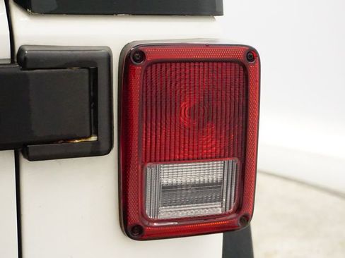 Used 2009 Jeep Wrangler X image 16