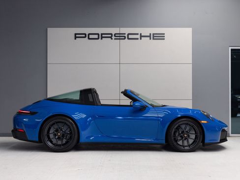 Certified 2025 Porsche 911 Targa 4 GTS AWD/4WD image 10