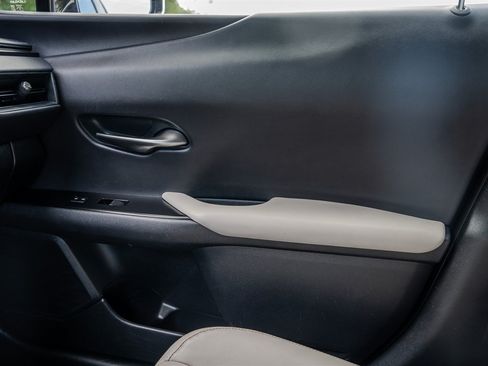 Used 2019 Lexus UX 200 FWD image 23