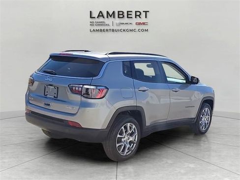 Used 2022 Jeep Compass Latitude image 5