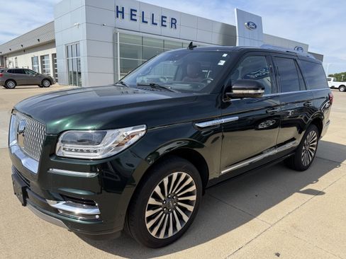Used 2021 Lincoln Navigator Reserve w/ Luxury Package AWD/4WD image 3
