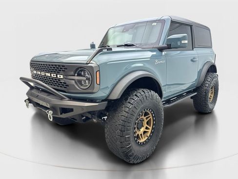 Used 2022 Ford Bronco Outer Banks w/ Sasquatch Package AWD/4WD image 2