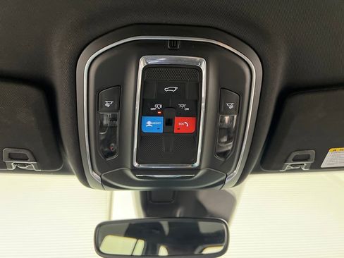 Used 2024 Jeep Grand Cherokee Altitude image 59