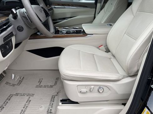 Used 2025 Cadillac Escalade Sport Platinum w/ LPO, Floor Liner Package AWD/4WD image 18