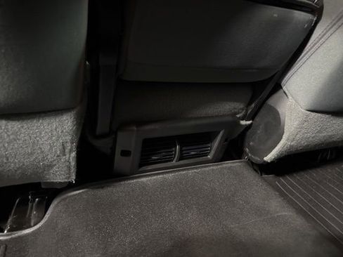 Used 2017 RAM 1500 Express AWD/4WD image 23