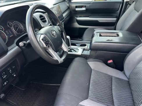 Used 2014 Toyota Tundra SR5 w/ SR5 Upgrade Package image 10