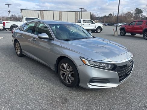 Used 2018 Honda Accord LX image 9