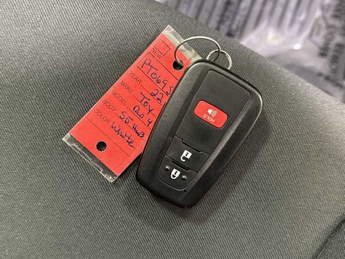 Certified 2022 Toyota RAV4 SE image 30