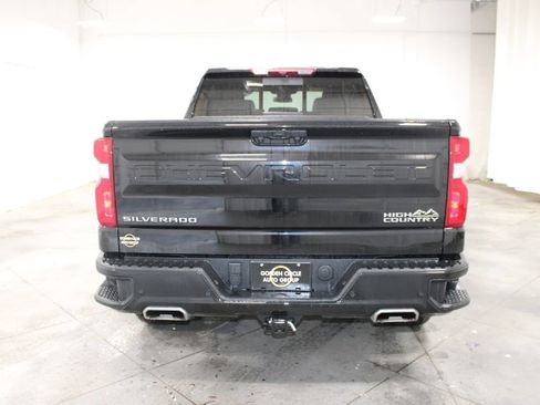 Used 2025 Chevrolet Silverado 1500 High Country AWD/4WD image 8