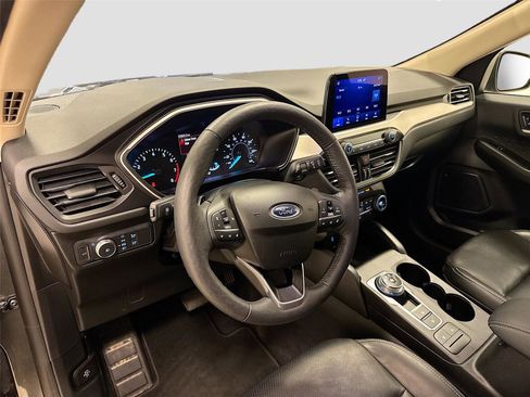 Used 2020 Ford Escape SEL image 9