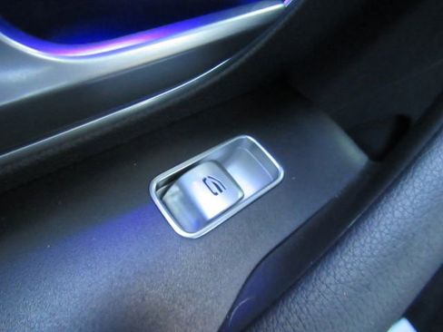 Used 2024 Mercedes-Benz GLE 450e 4MATIC image 33