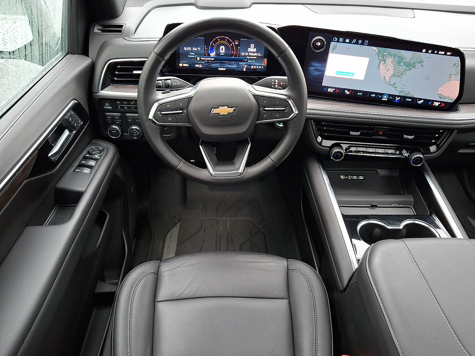 Used 2025 Chevrolet Suburban LT w/ Comfort Package AWD/4WD image 14