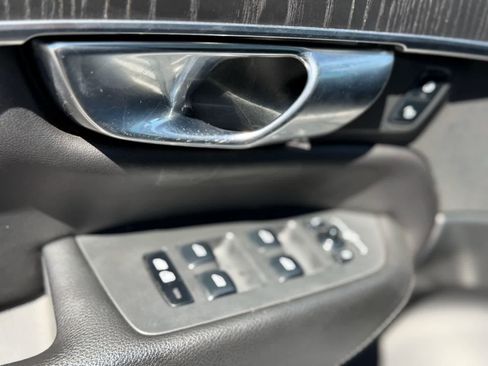 Used 2020 Volvo XC90 T5 Momentum w/ Protection Package Premier AWD/4WD image 19
