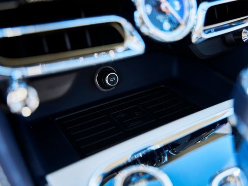 Used 2024 Bentley Flying Spur V8 image 66