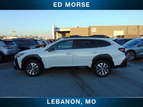 Used 2025 Subaru Outback Premium w/ Popular Package #1A image 2