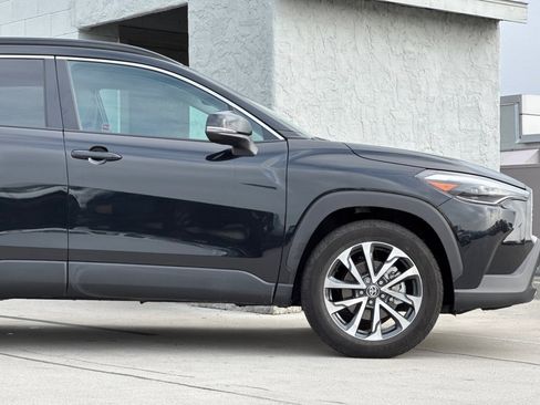 Certified 2025 Toyota Corolla Cross XLE image 34