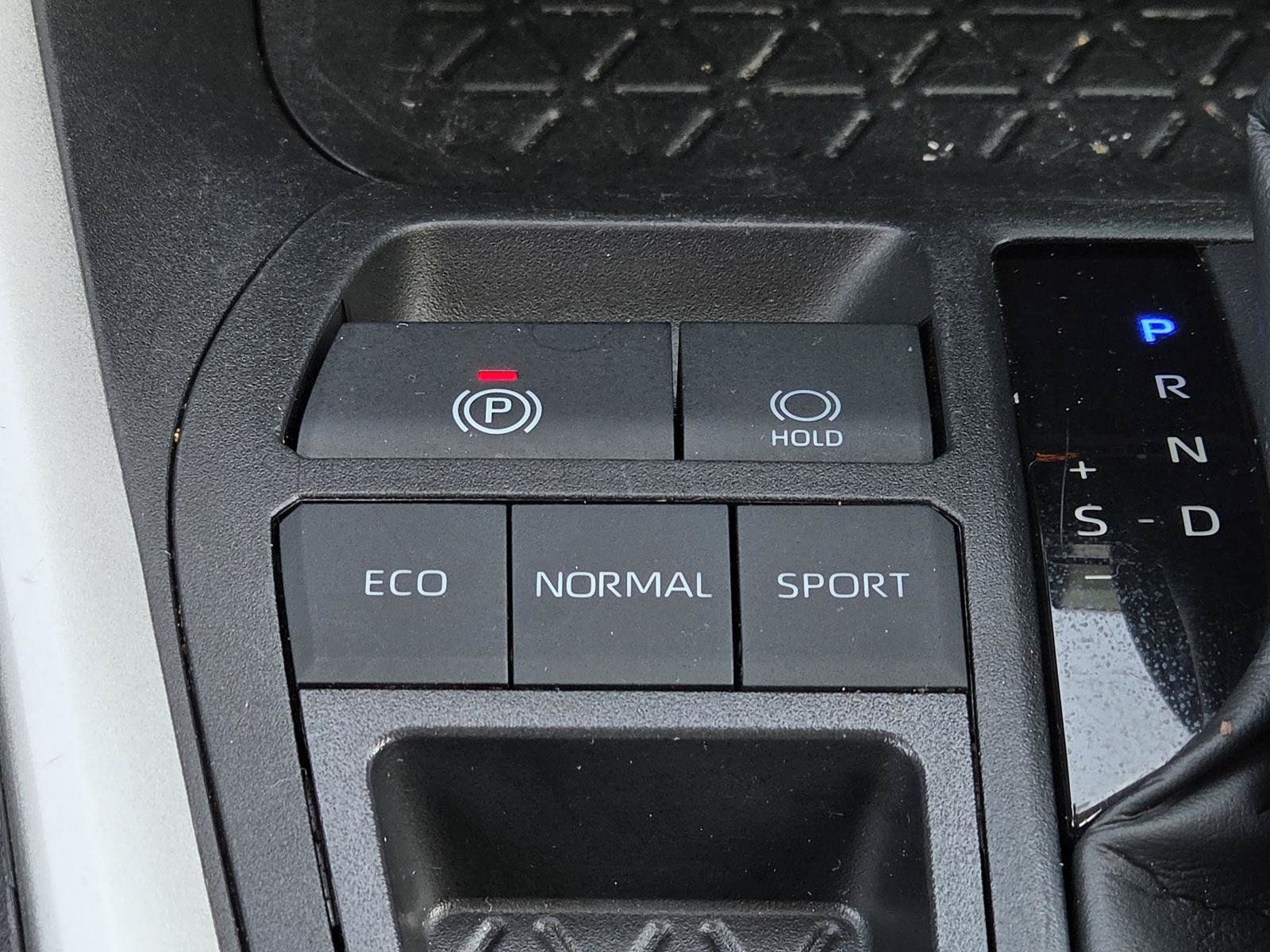 Used 2024 Toyota RAV4 XLE FWD image 16