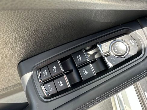 Used 2026 Porsche Macan S AWD/4WD image 19