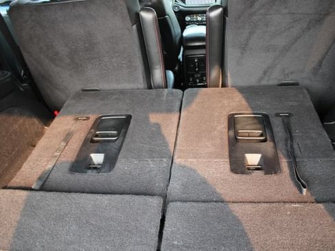 Used 2022 Dodge Durango R/T w/ Tow 'N Go Package AWD/4WD image 28