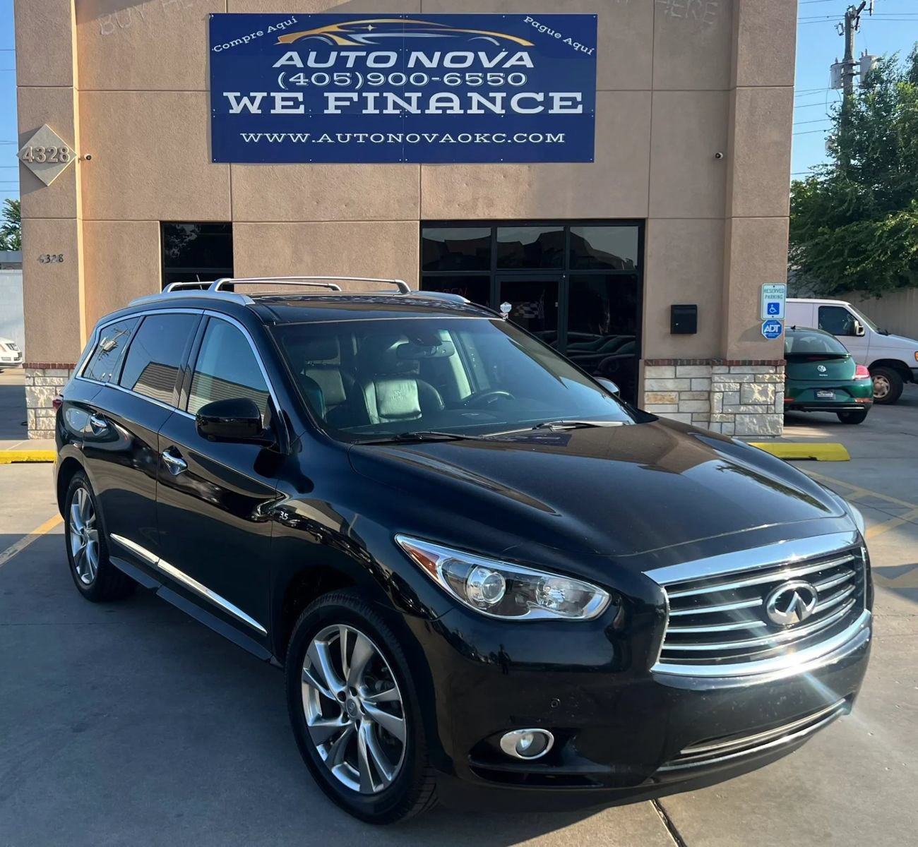 Used 2014 INFINITI QX60 Luxe w/ Deluxe Touring Package AWD/4WD image 2