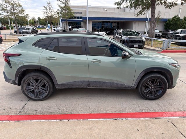 Used 2024 Chevrolet Trax ACTIV w/ Sunroof Package FWD image 4