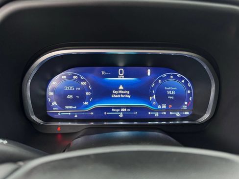 Used 2023 Chevrolet Suburban LT image 20