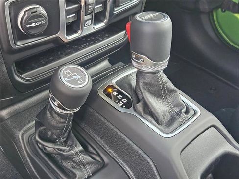 New 2025 Jeep Gladiator Sport image 9