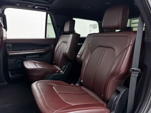 Used 2024 Ford Expedition Limited image 39